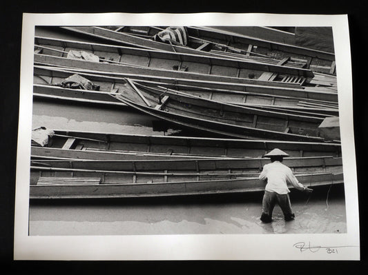 Laos Boats : Black and White