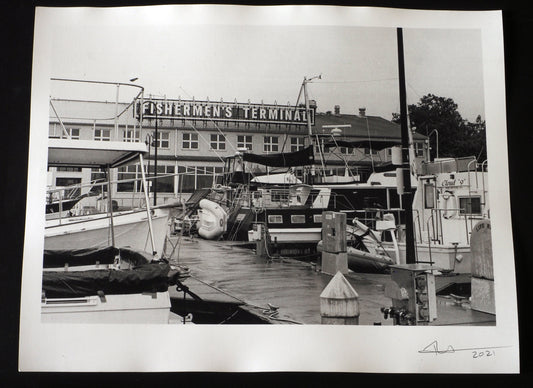 Fisherman’s Terminal : Black and White